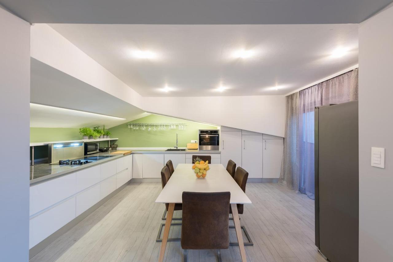 Apartament Maris *